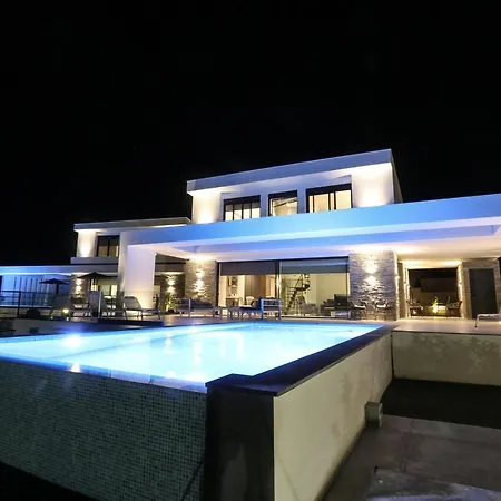 Villas Les Blancs - Private Pool, 5 Bdrms, Panoramic View Hanioti